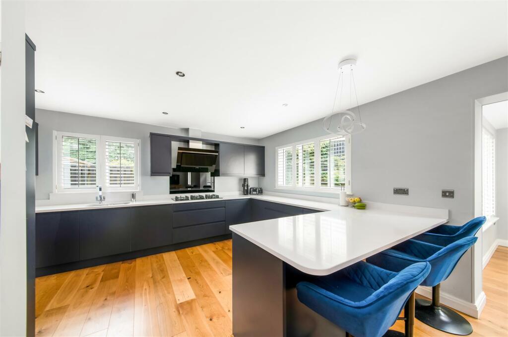 OPEN PLAN DINING/KITCHEN/FAMILY ROOM
