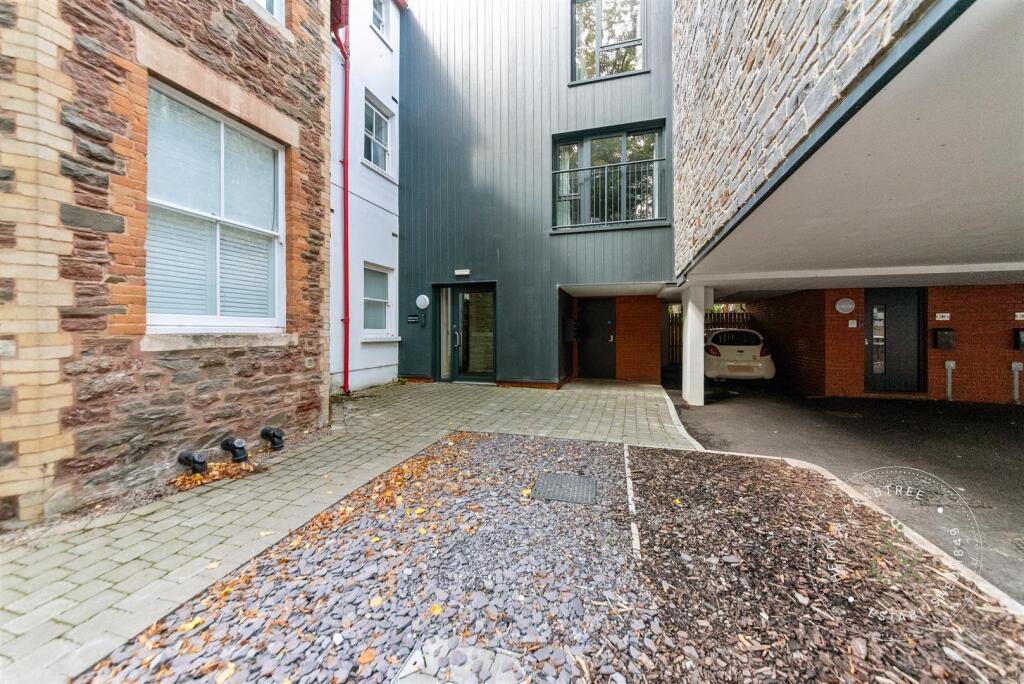 Sophia-Mews-20.jpg