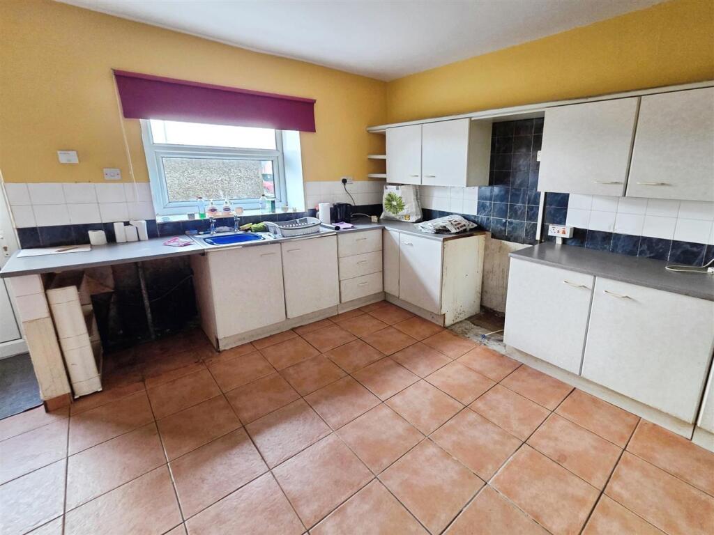 a91ae534-image004 20 283 29.jpg