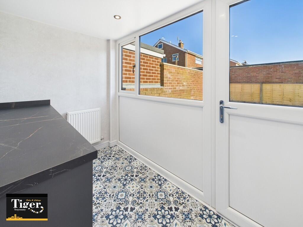 CAM02176G0-PR0540...