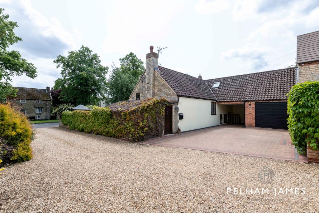 Garage and Driveway, Staddlestones Barn, Cottesmore