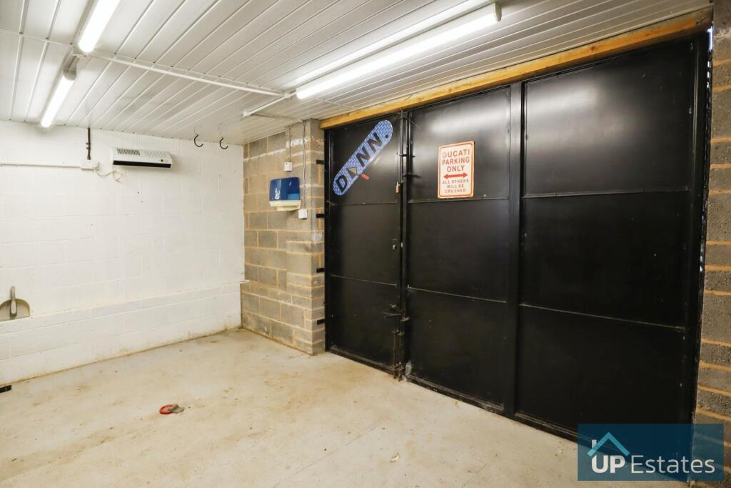 GARAGE/ STORE AREA
