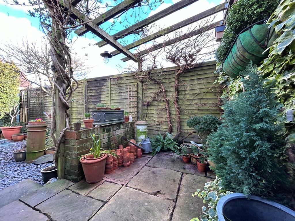 OUTSIDE (REAR)