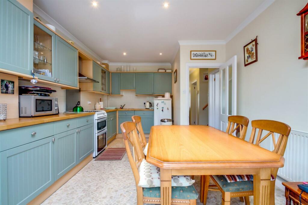 kitchen 2.jpeg