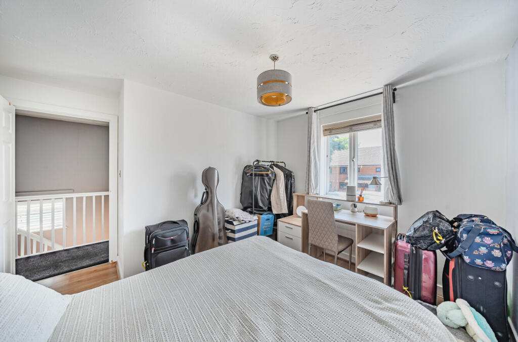 1290360-8-684c8a4...