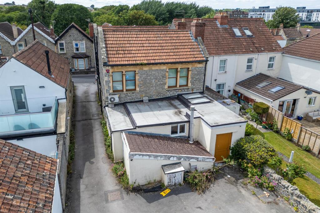 Wellsway House, 9, Wellsway Keynsham, B A N E S, B