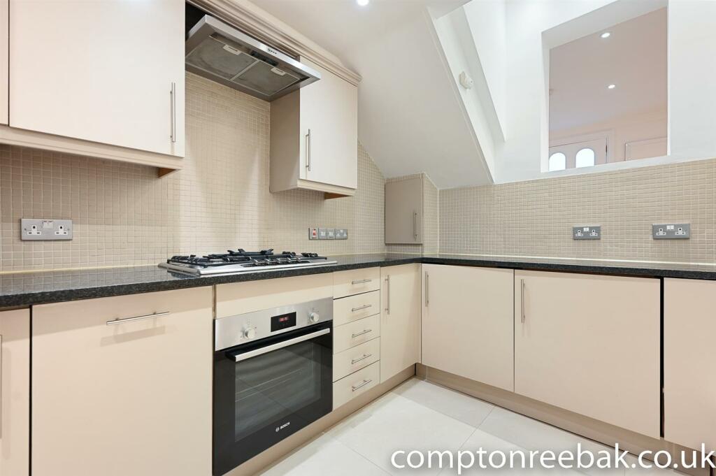 CR - 20 Ryders Terrace - Kitchen3 (1).jpg