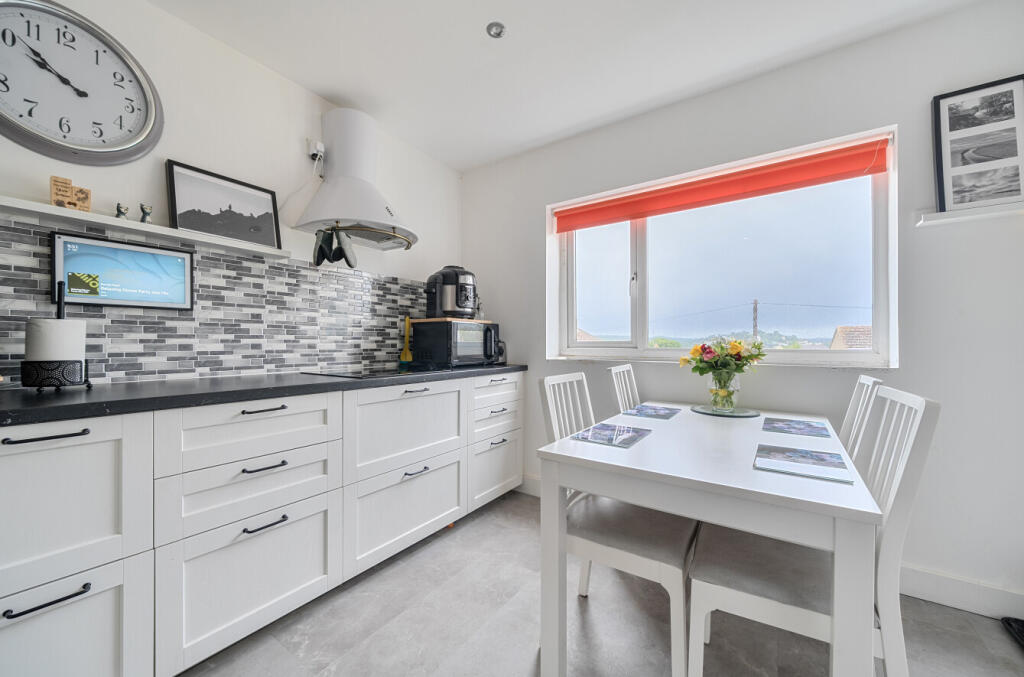 1294372-5-6835e16...