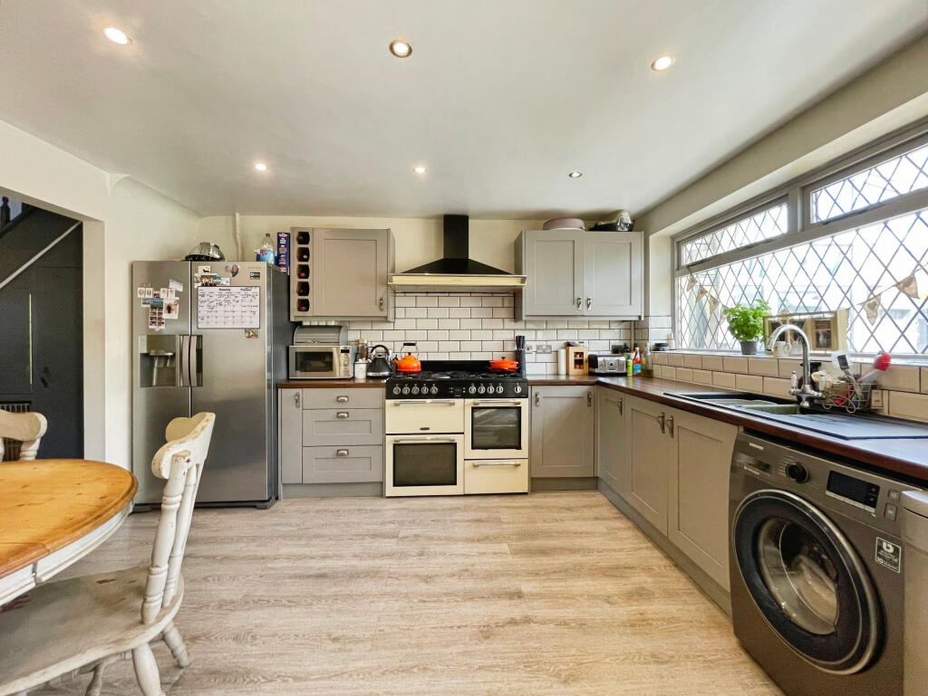 Kitchen/Dining