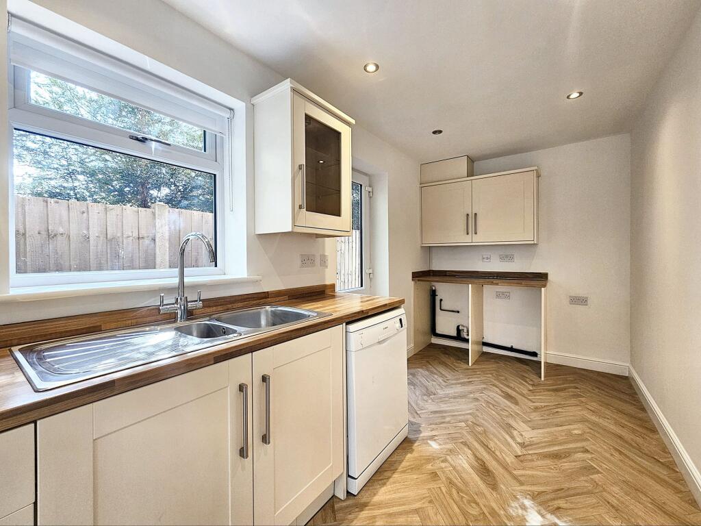 Kitchen dining room
