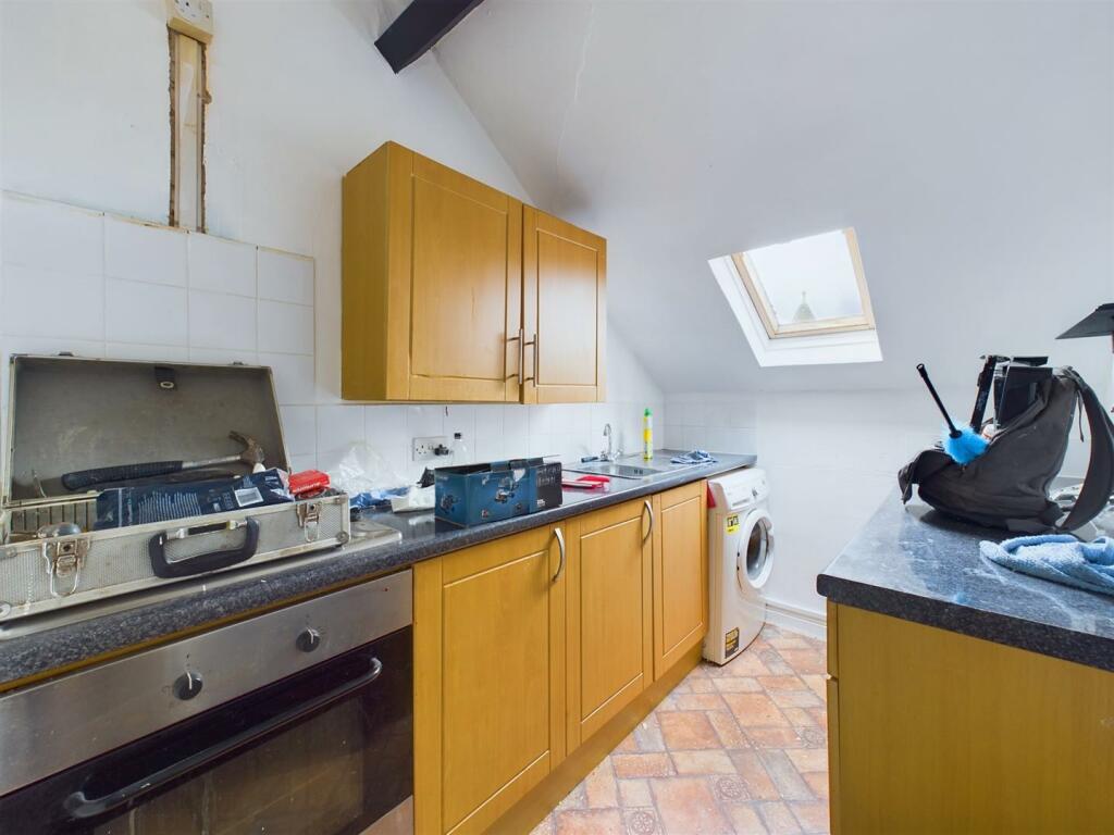 Kitchen: