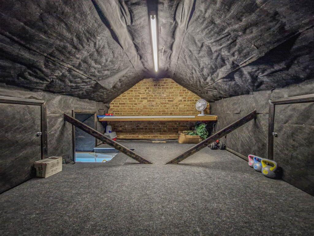 Loft Space (perfect office/gym space)