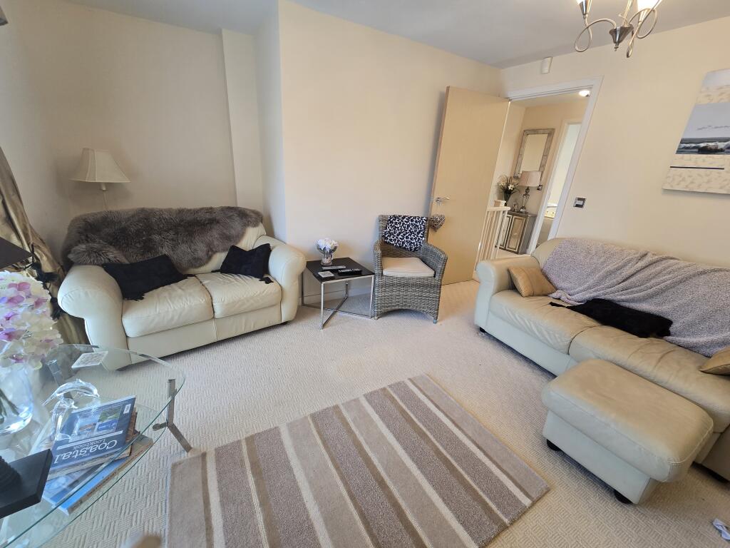 Bedroom 2/ 2nd Reception room