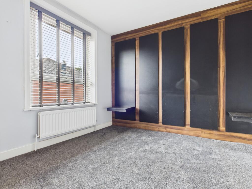 CAM03729G0-PR0124-STILL014