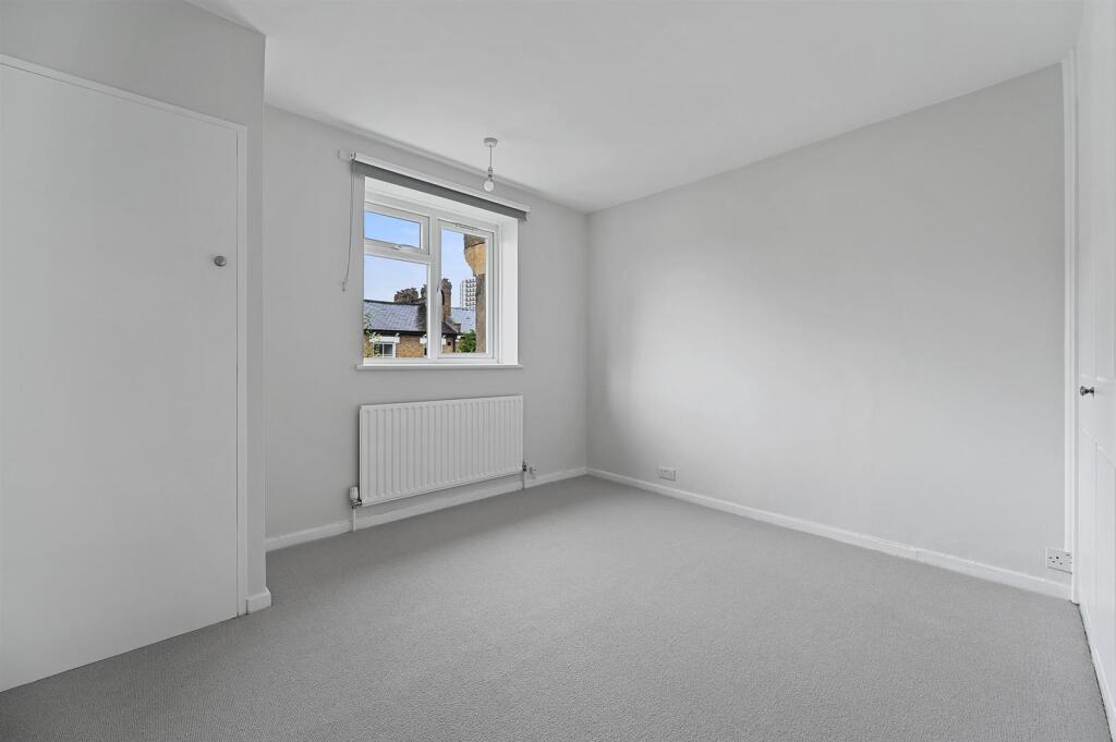 BCFBL - Westwick Gardens - Master Bedroom (1)-2.jp