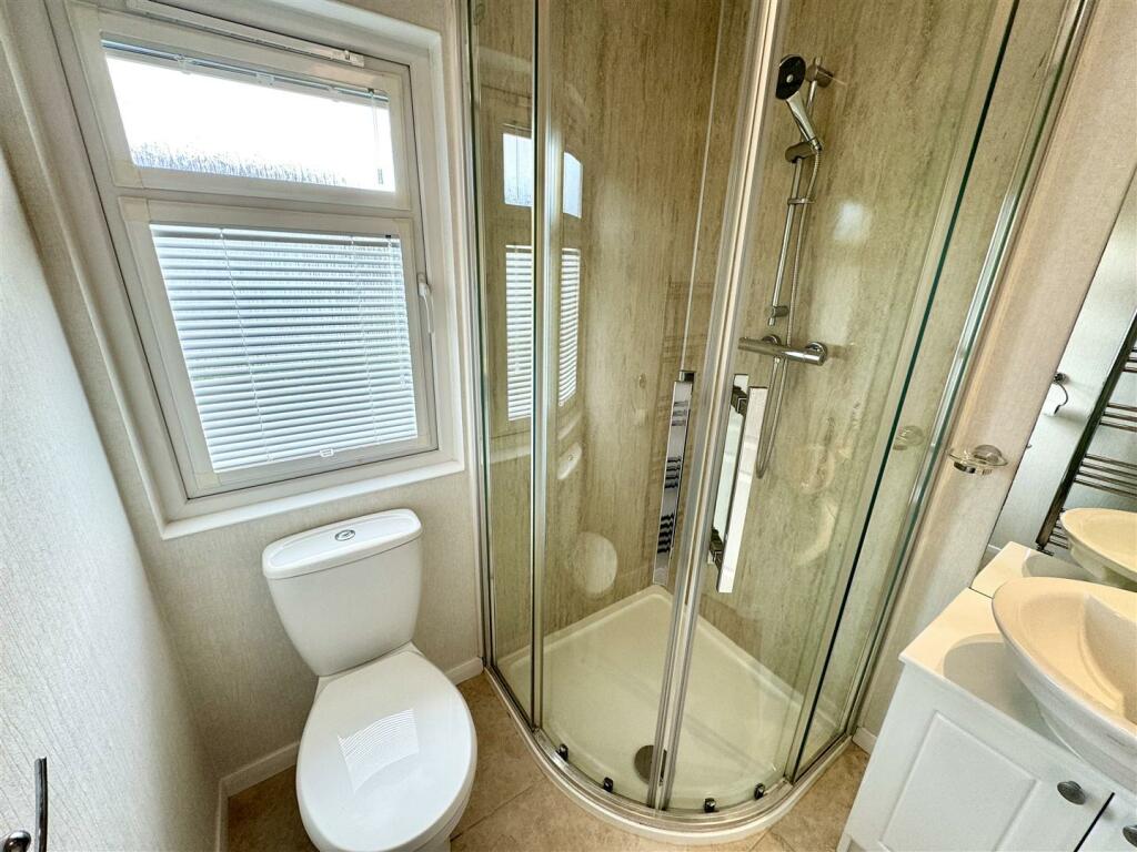 En-suite B.jpeg