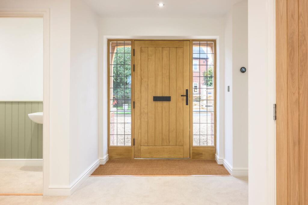 Beautifully Renovated Four-Bedroom Home in the Heart of Barford - 2000 sq ft