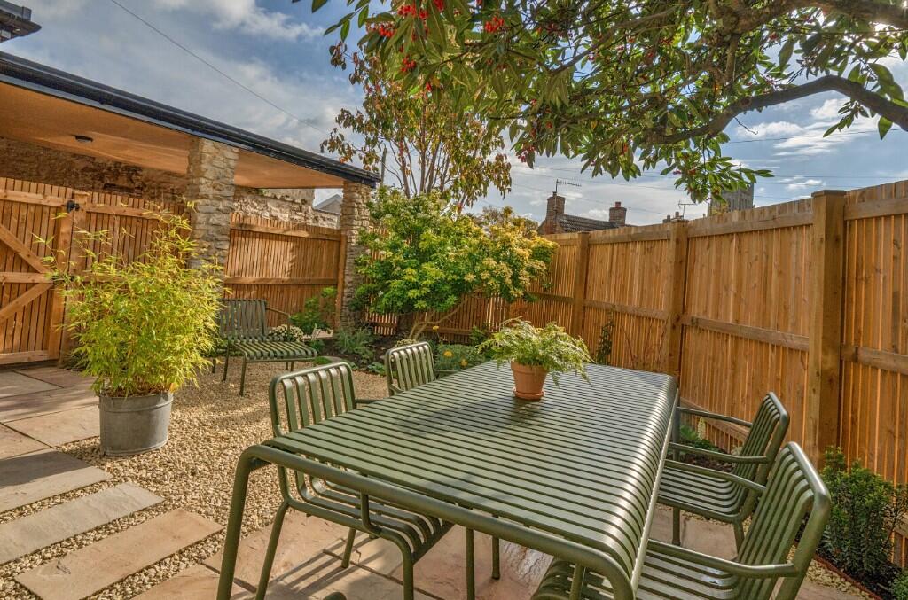 Al fresco dining