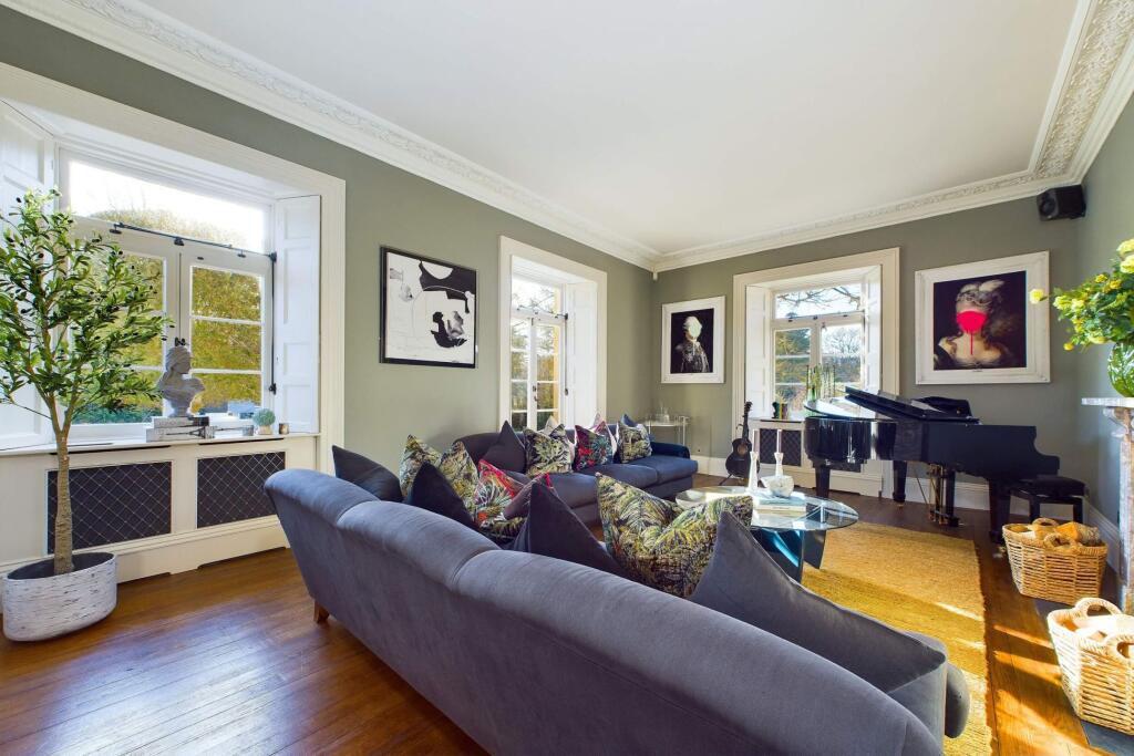 Duel aspect drawing room with terrace access