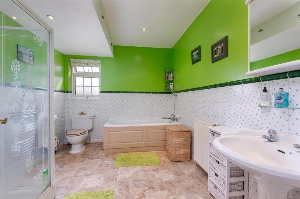 44 Renacres Lane  -  Family bathroom