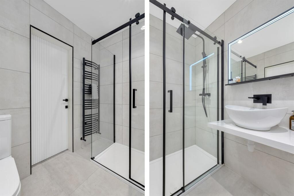 Annexe Shower Room