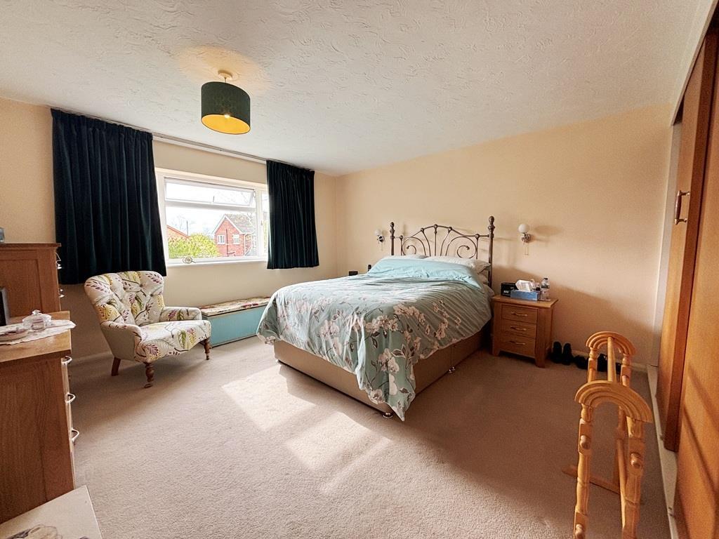 Master Bedroom.JPG