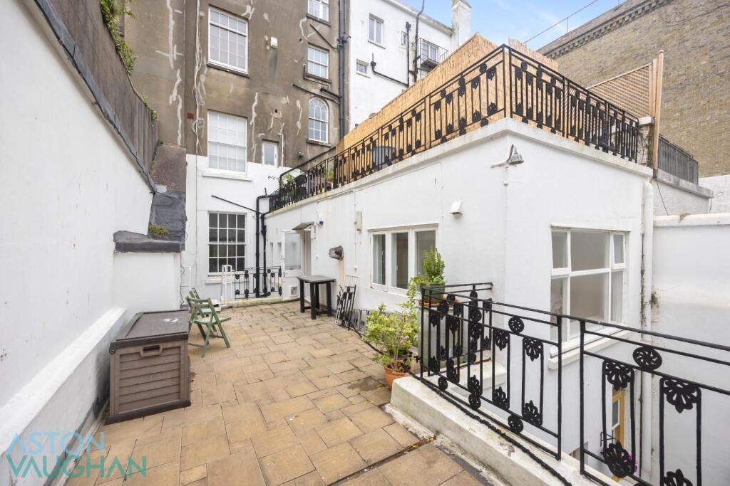Sussex Square 18 Flat 3-004.JPG