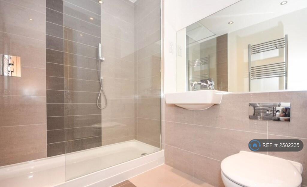 Ensuite To Master Bedroom