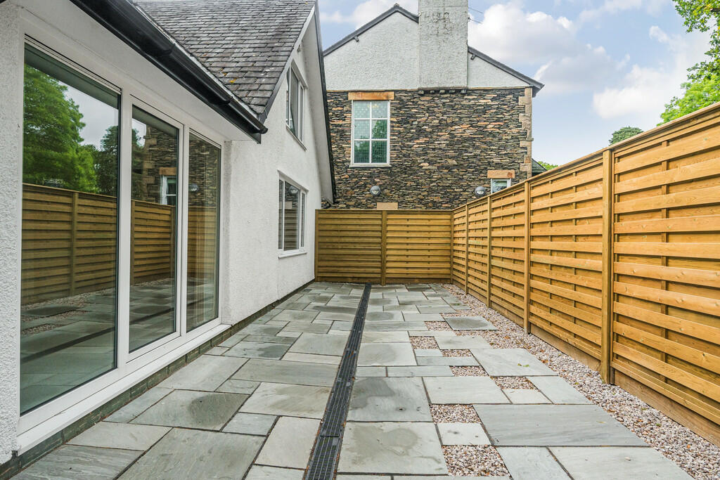 Front Patio Seati...