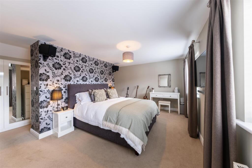 39 Shakerley Close-024.jpg