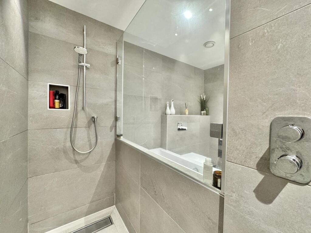 En-Suite Bathroom