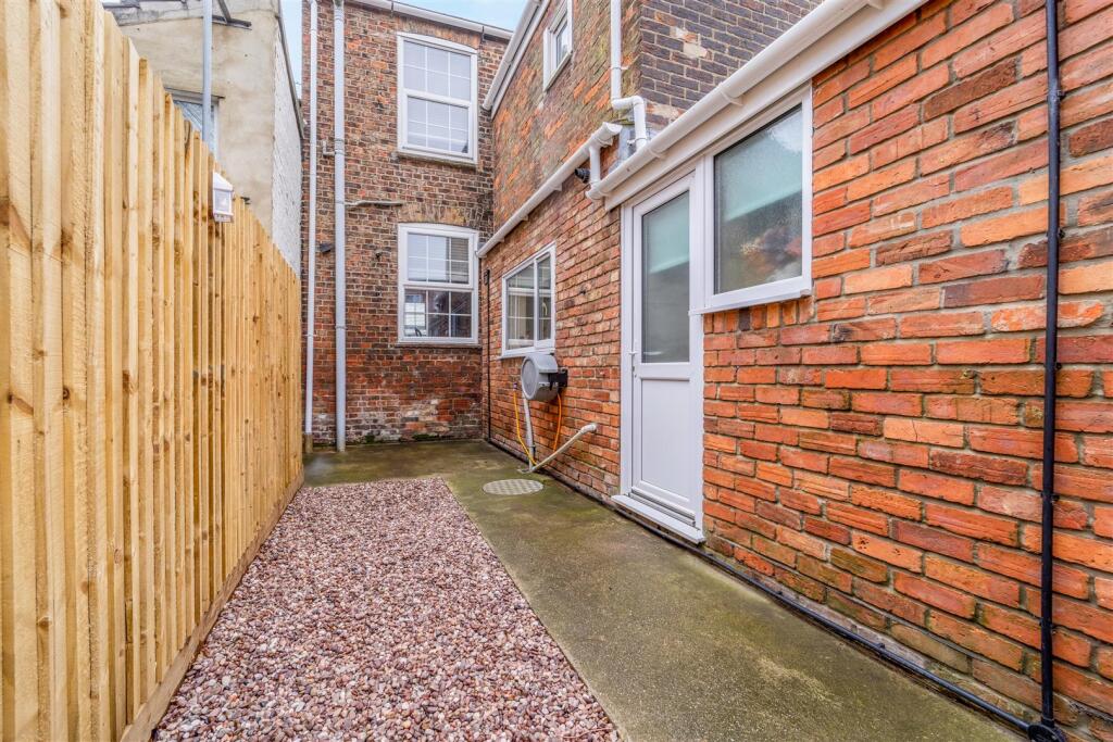 23 London Road (Boston)-8.jpg