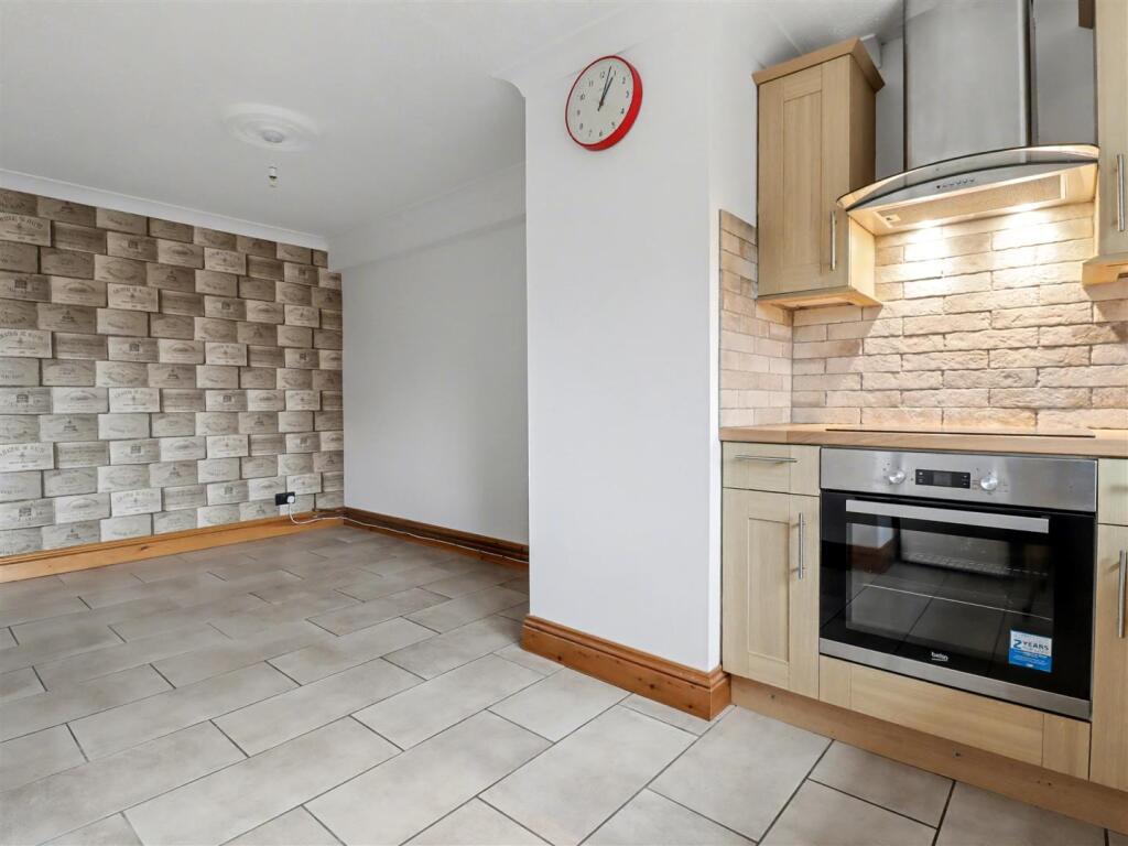 kitchen/dining room