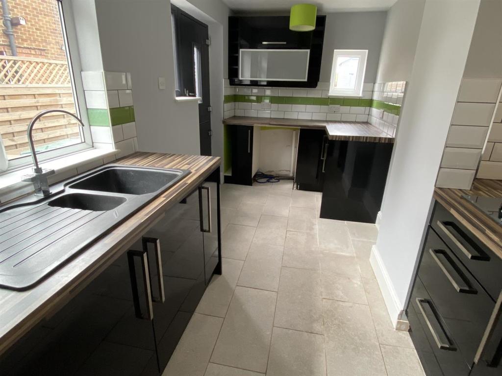 Dining kitchen