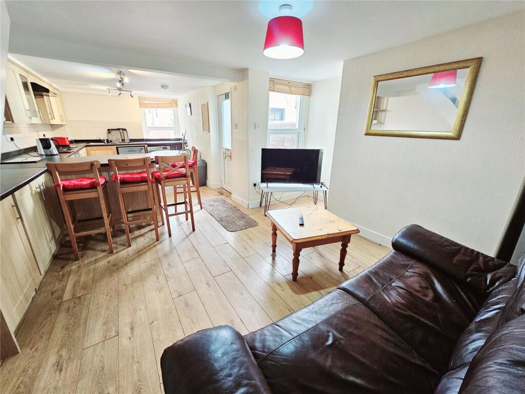 Through Lounge/Diner