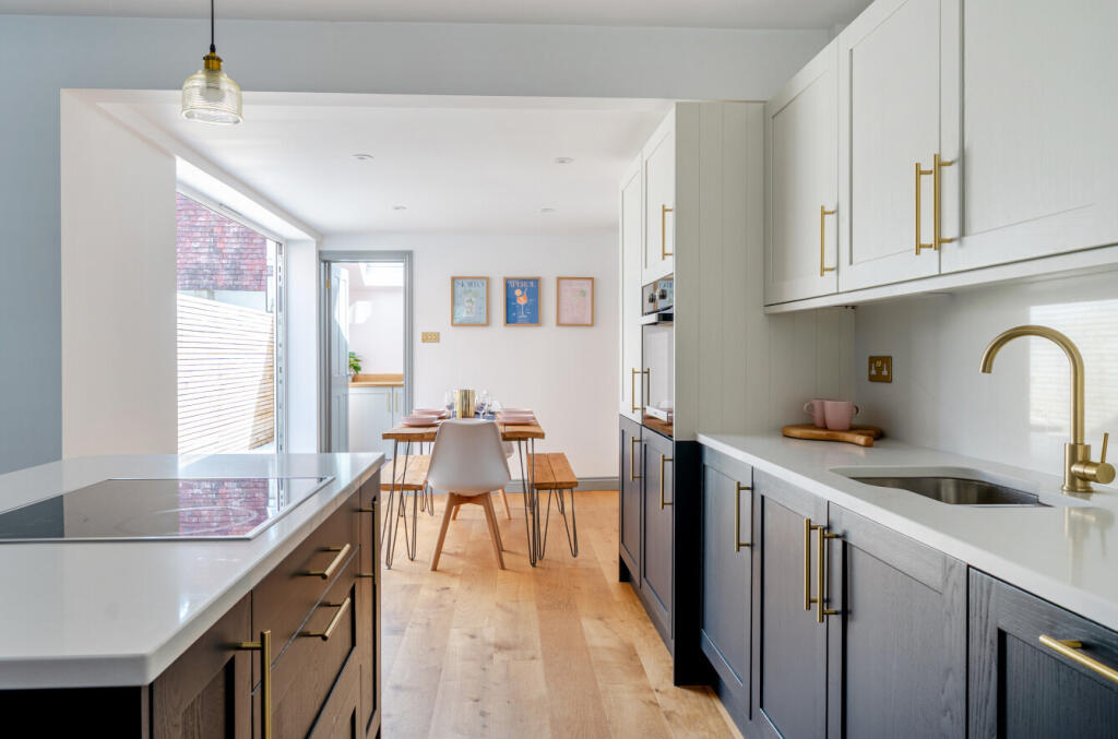 1342970-15-68b196...