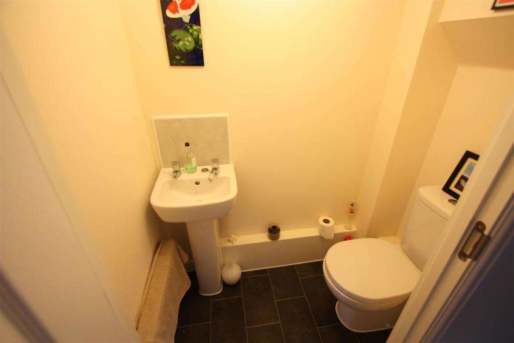 25 Hyns An Vownder WC