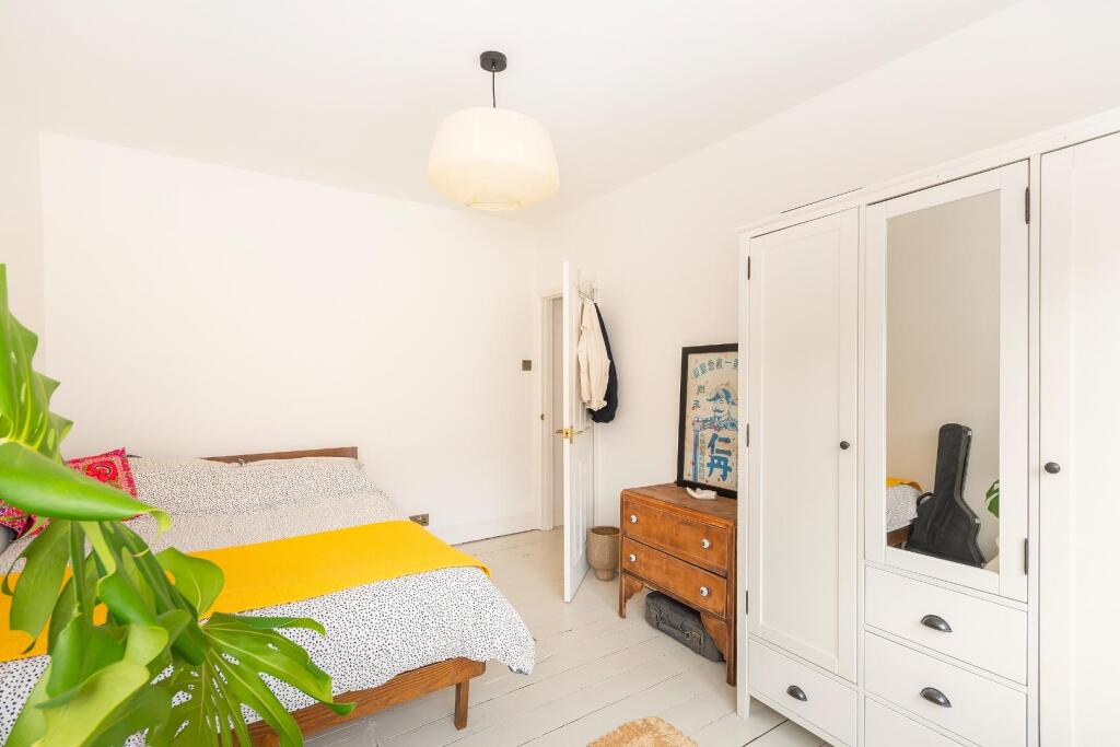 2S8RBN - Bedroom E.jpg