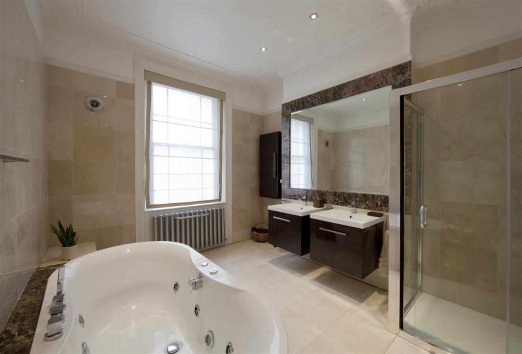 15 St Anns Terrace Bathroom 2154_06.jpg