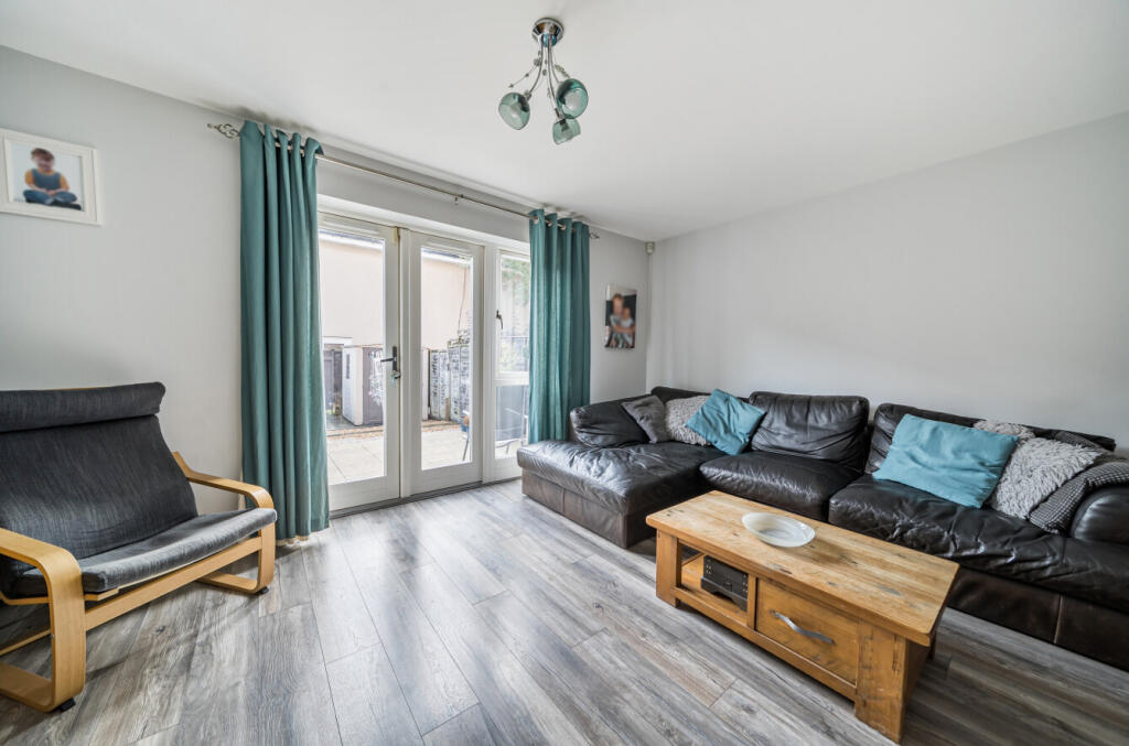 1348538-3-68b8051...