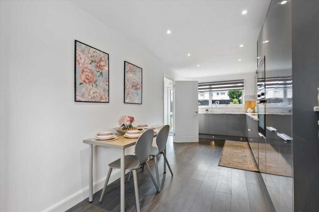 Breakfasting Kitchen