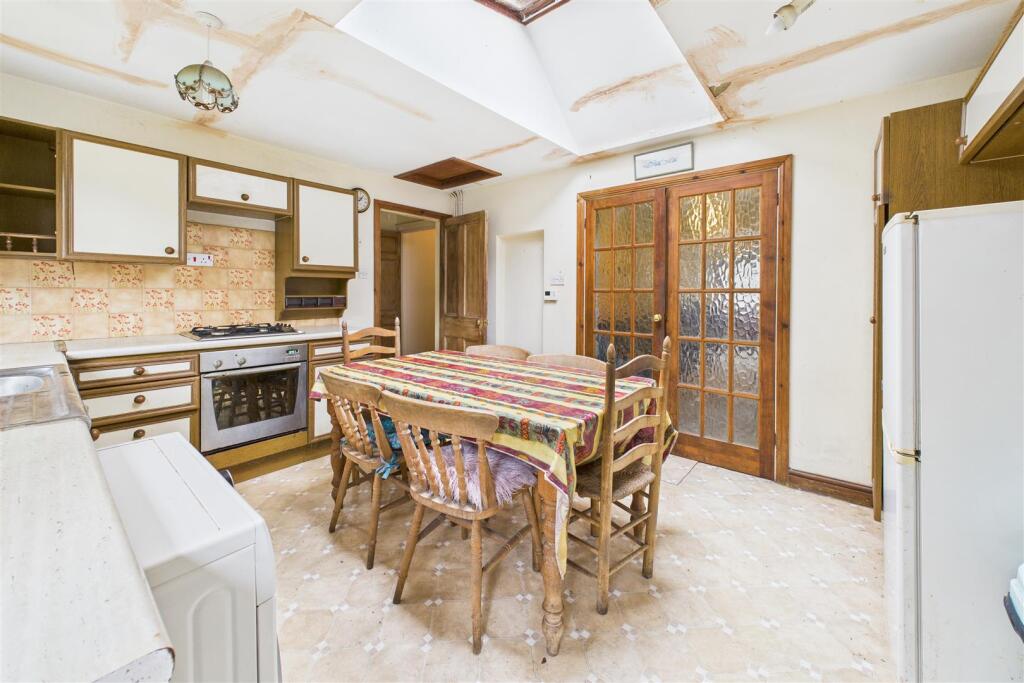 51 Benedict Street, Glastonbury, Somerset BA6 9NB 