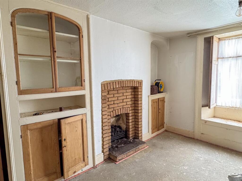 5 High St Finedon-29.jpg