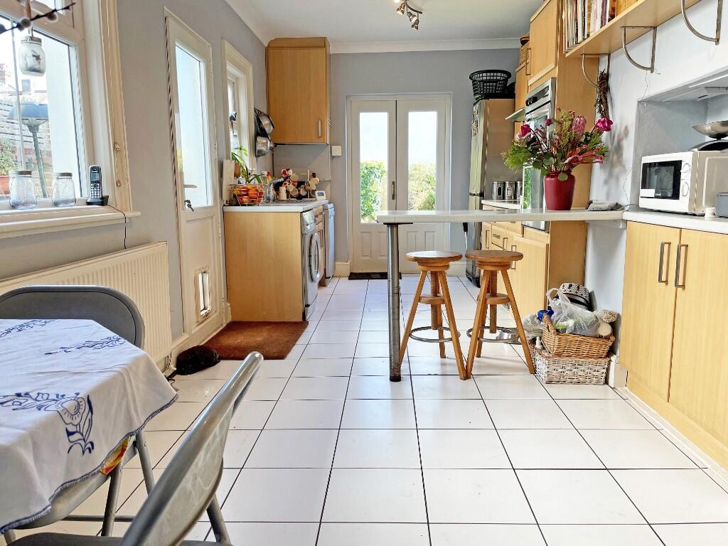 Kit/Breakfast Room