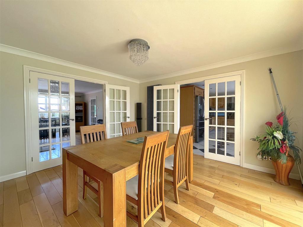 Dining Room (3).jpeg