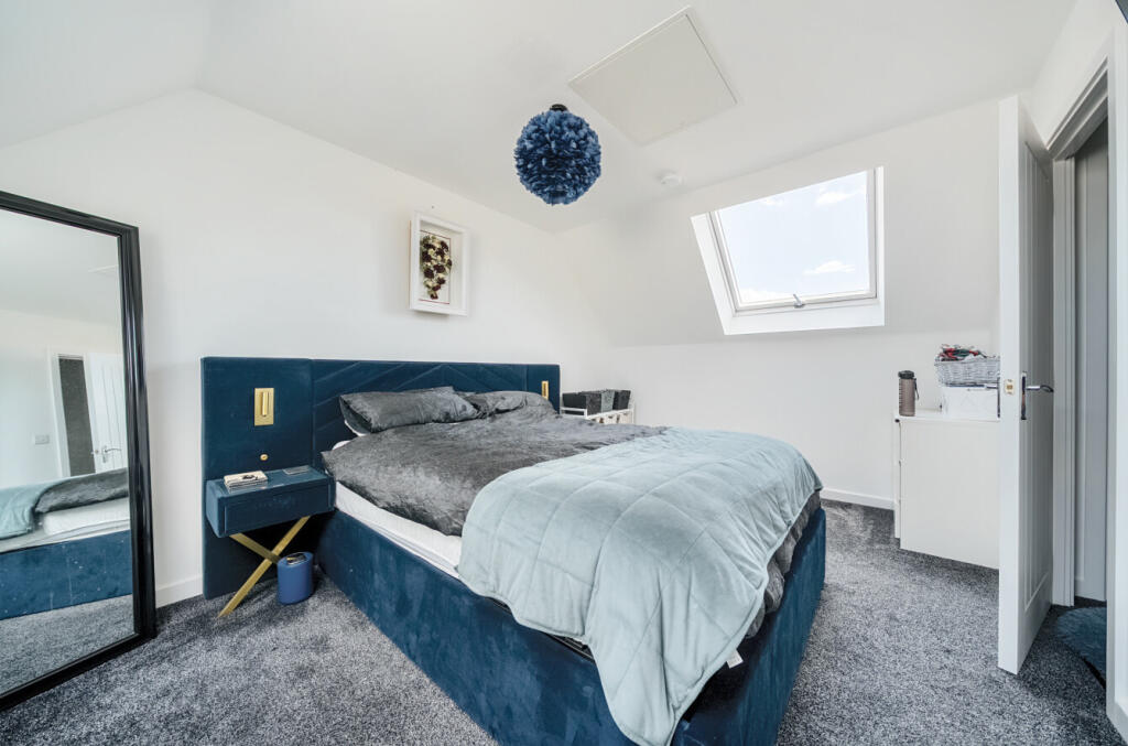 1315302-4-686d441...