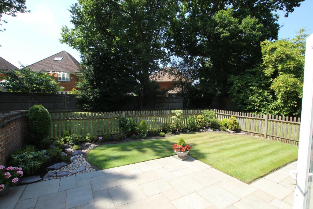 2 GARDEN.JPG