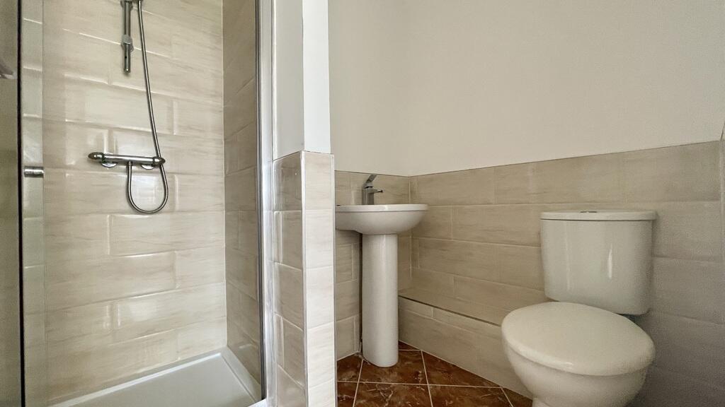 ENSUITE.JPG