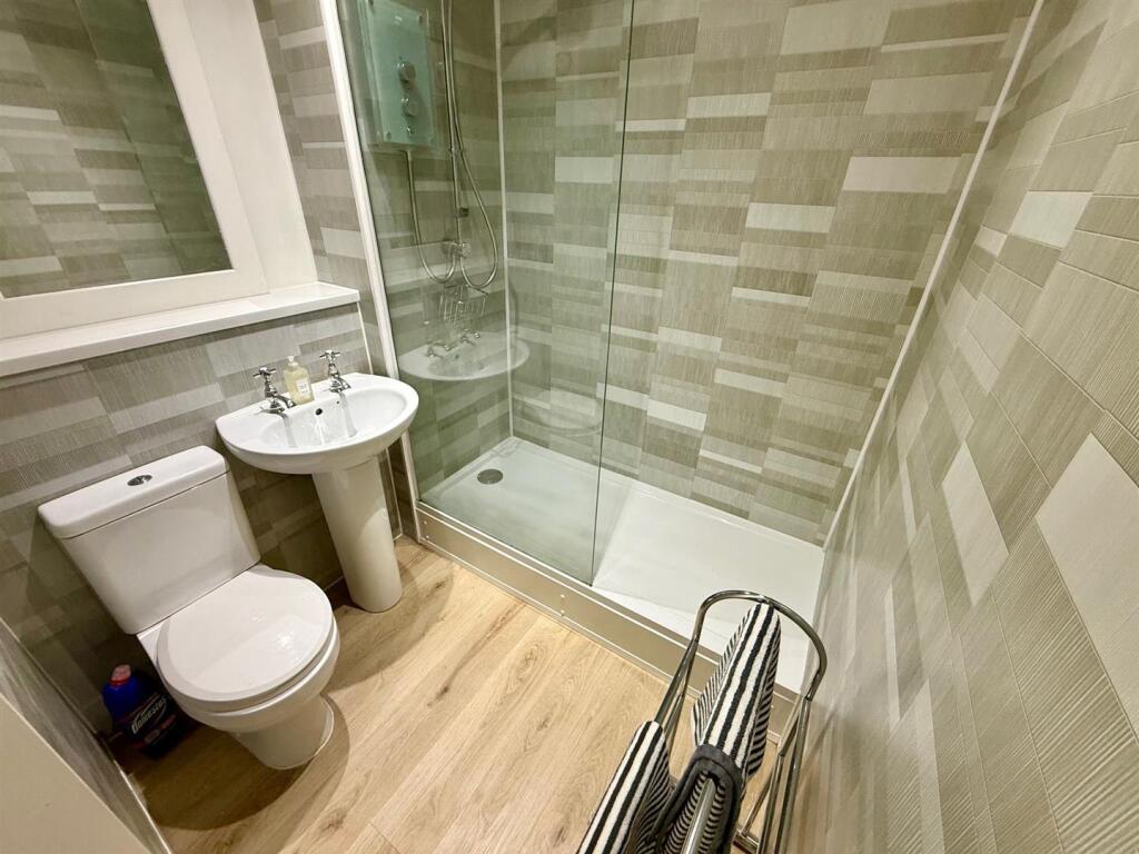 CC2 Shower.jpg
