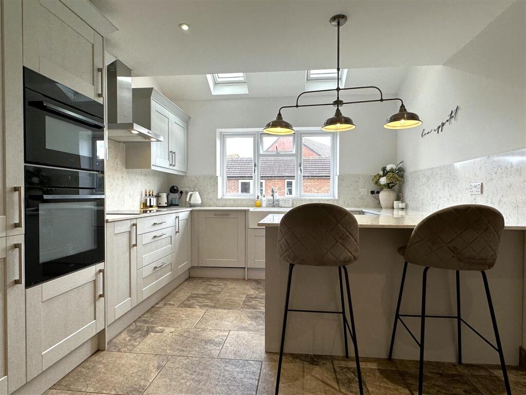 Fabulous Dining Kitchen 220